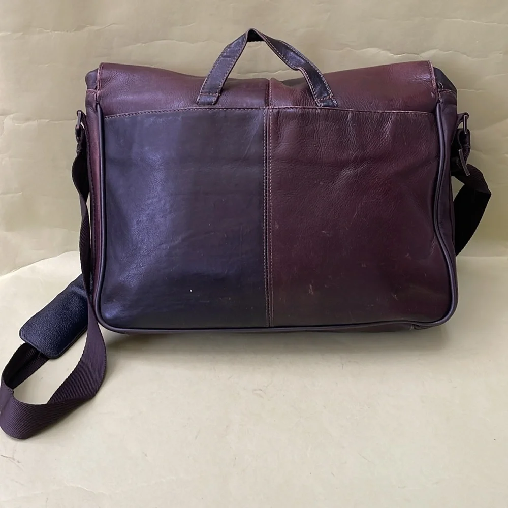 Vintage dark brown Kenneth Cole leather bag